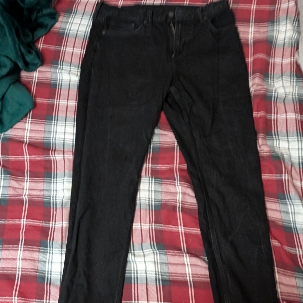 Black Slim Tapered Jeans